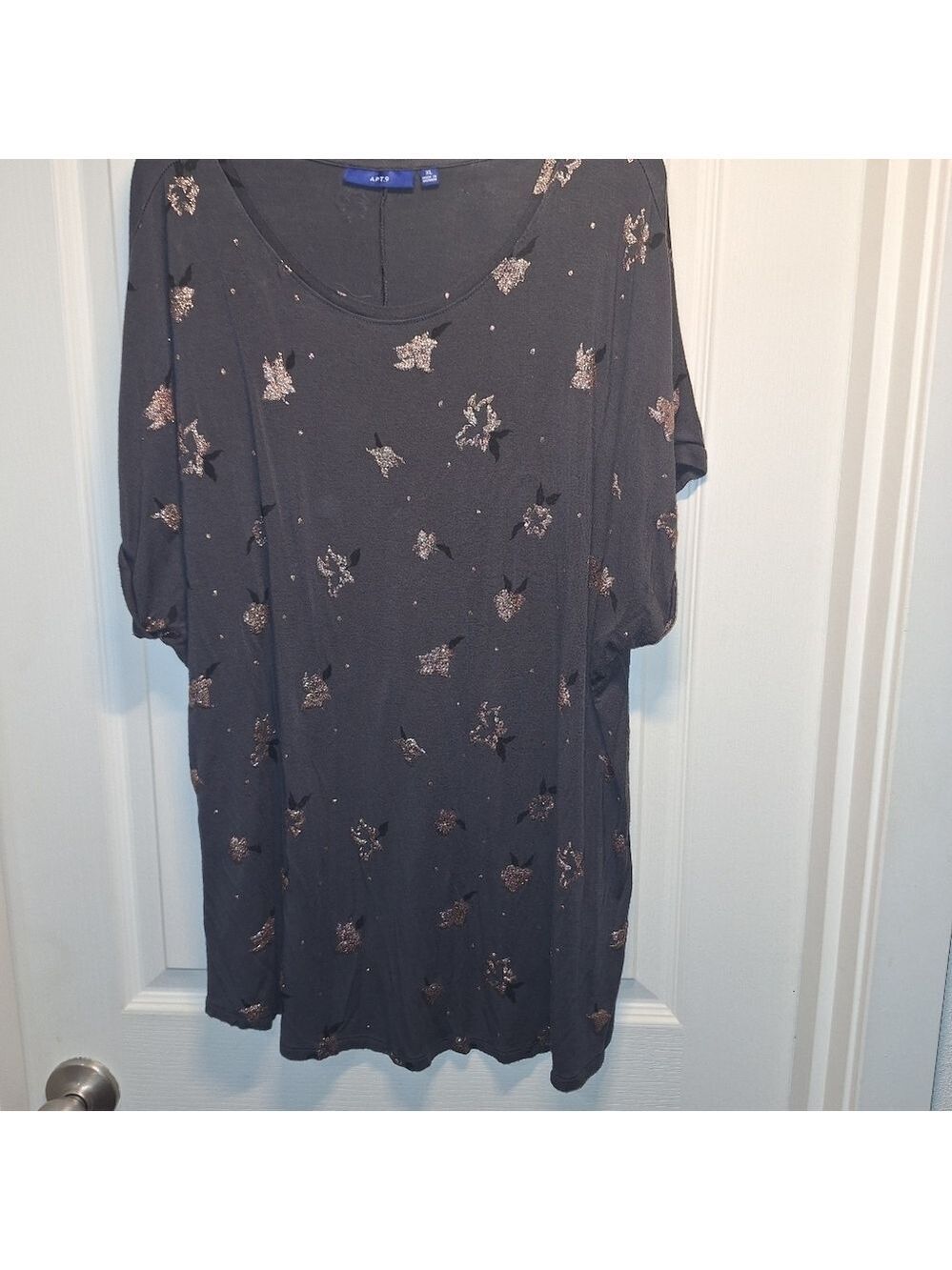 Apt 9 Black and Gold Short Sleeve Top